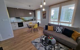 Apartament TOPOLOWA - Winda -Parking w HALI GARAŻOWEJ